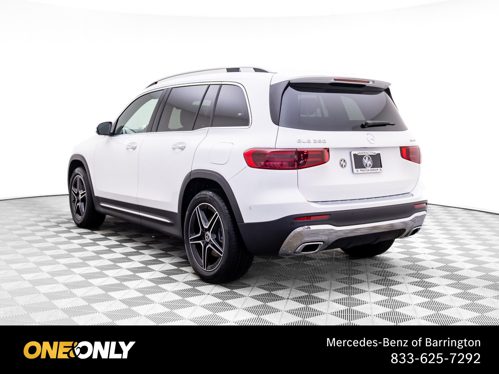 New 2026 Polar White Mercedes-Benz GLB 250 image 3