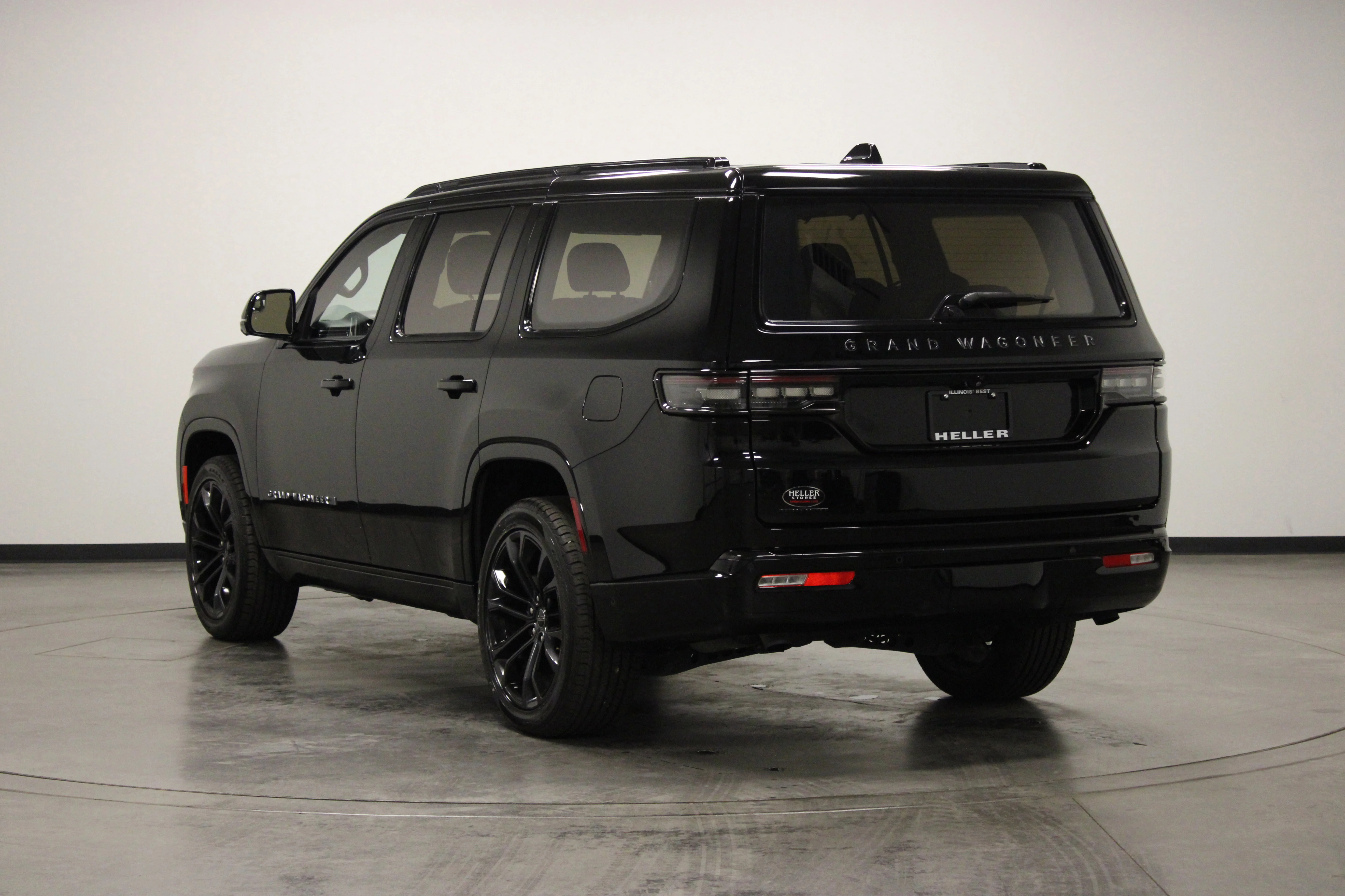 Used 2023 Diamond Black Crystal Pearlcoat Jeep Series II image 6