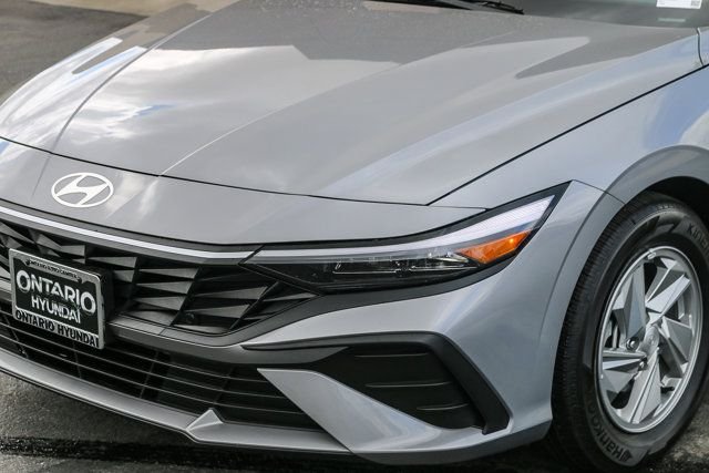 Certified Used 2025 Silver Hyundai SE image 6