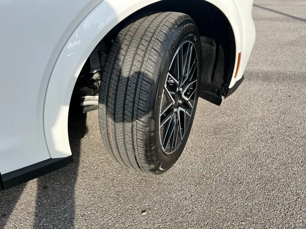 New 2026 White Ford Premium image 6