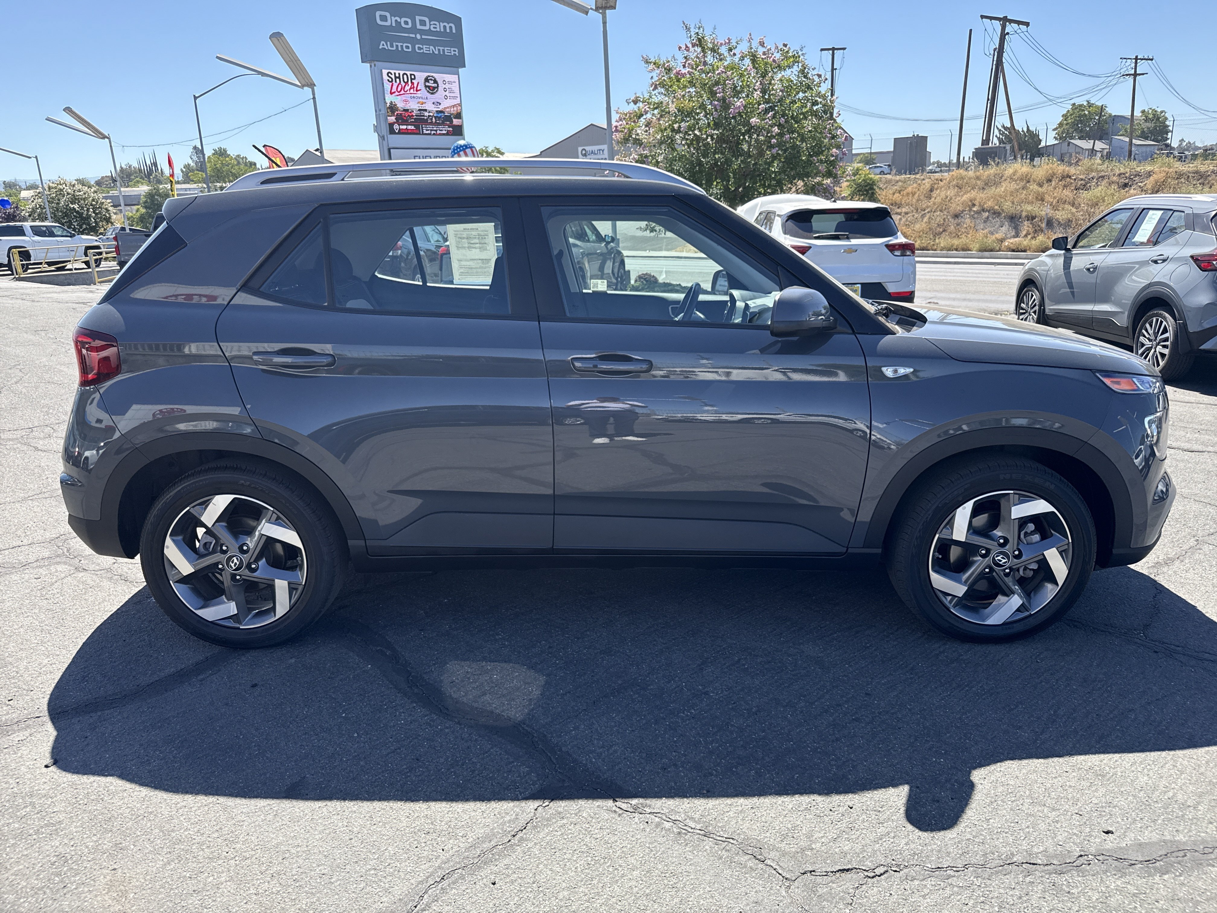 Used 2025 Gray Hyundai SEL image 6