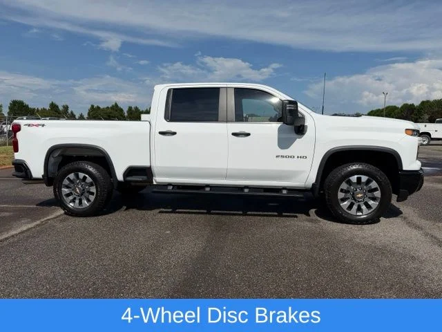 Used 2025 White Chevrolet Custom image 38