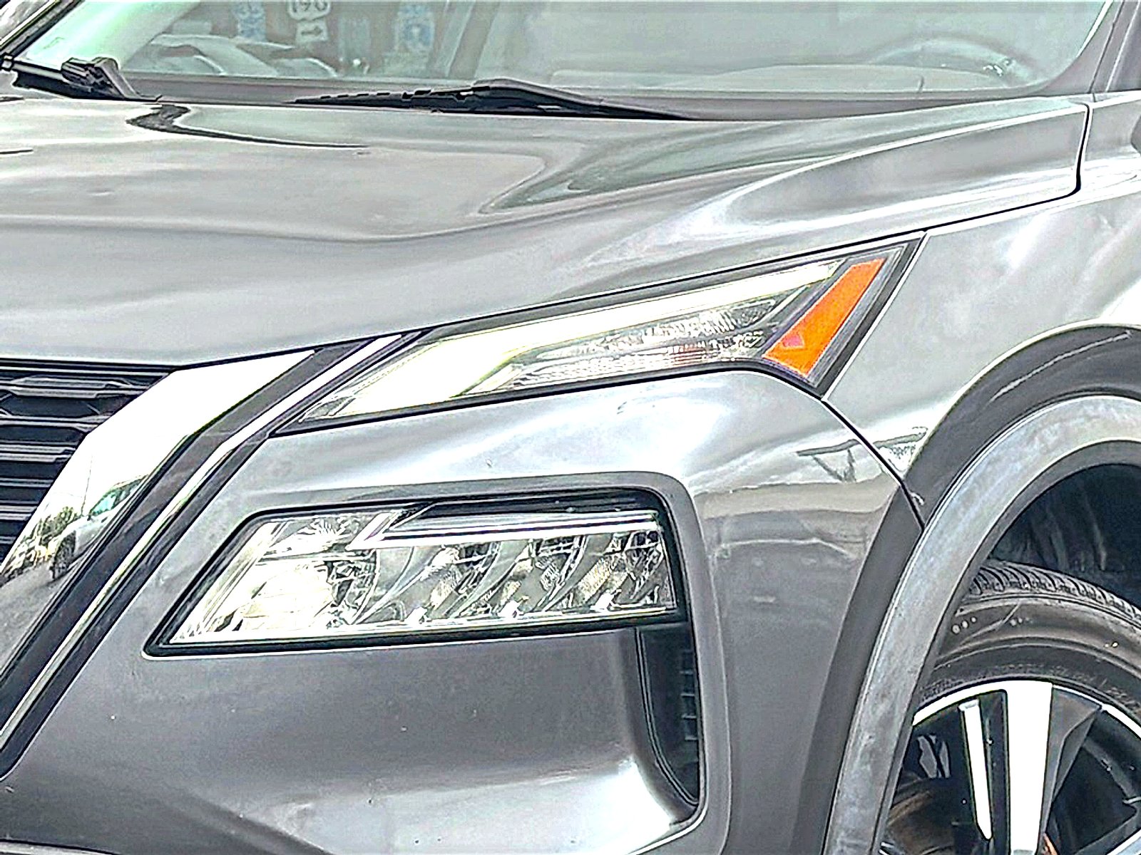 Used 2021 Gun Metallic Nissan SL FWD image 4