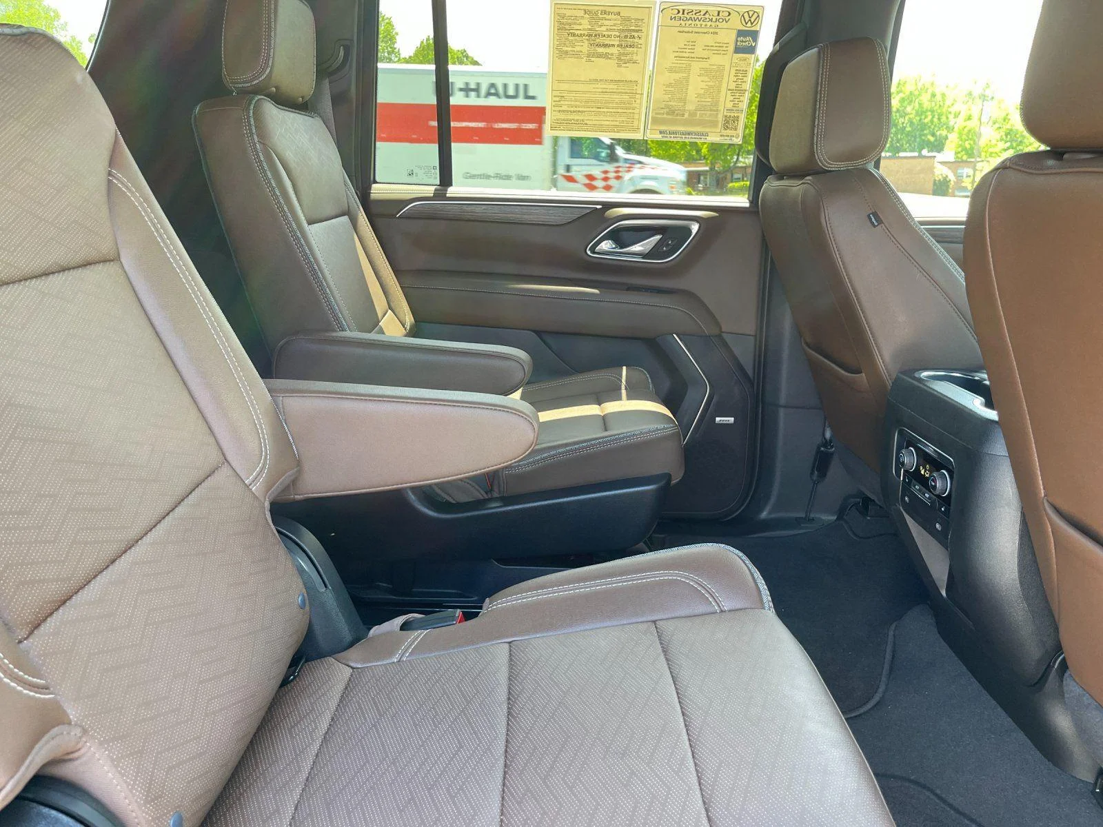 Used 2024 Iridescent Pearl Tricoat Chevrolet High Country image 38