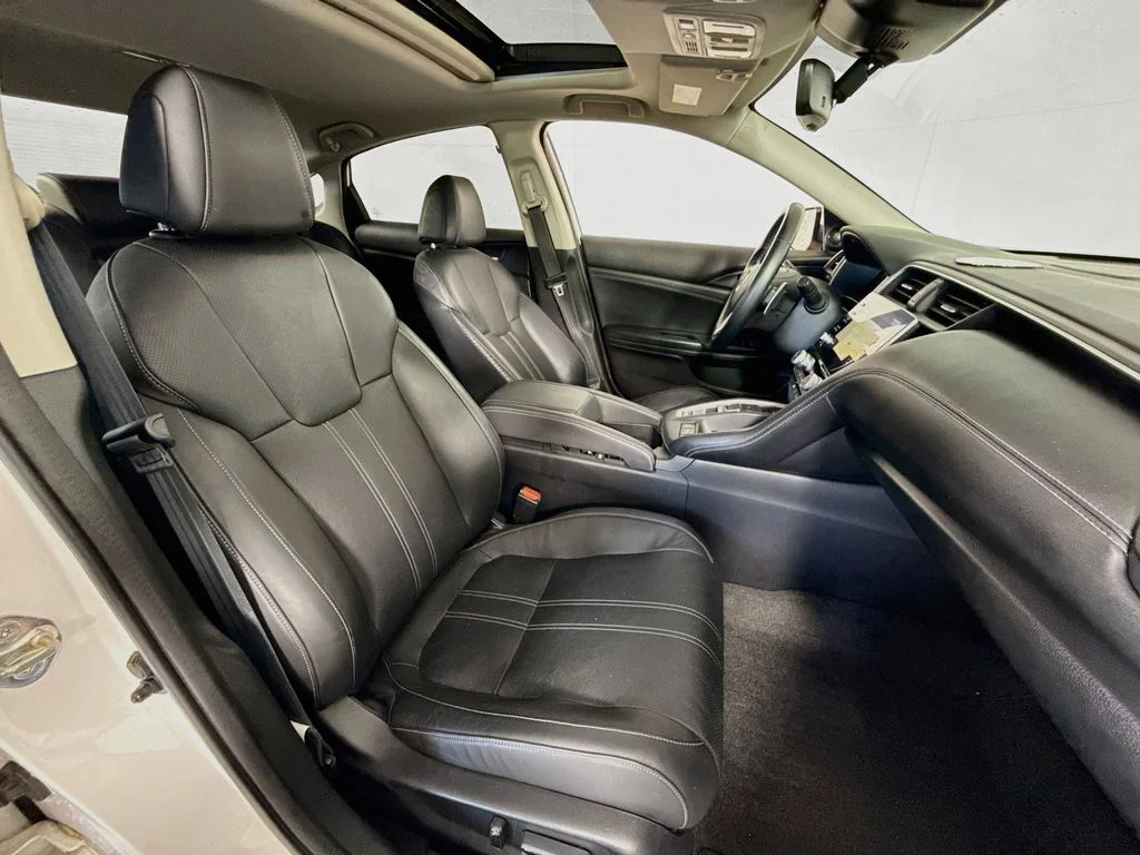 Used 2019 White Orchid Pearl Honda Touring image 28