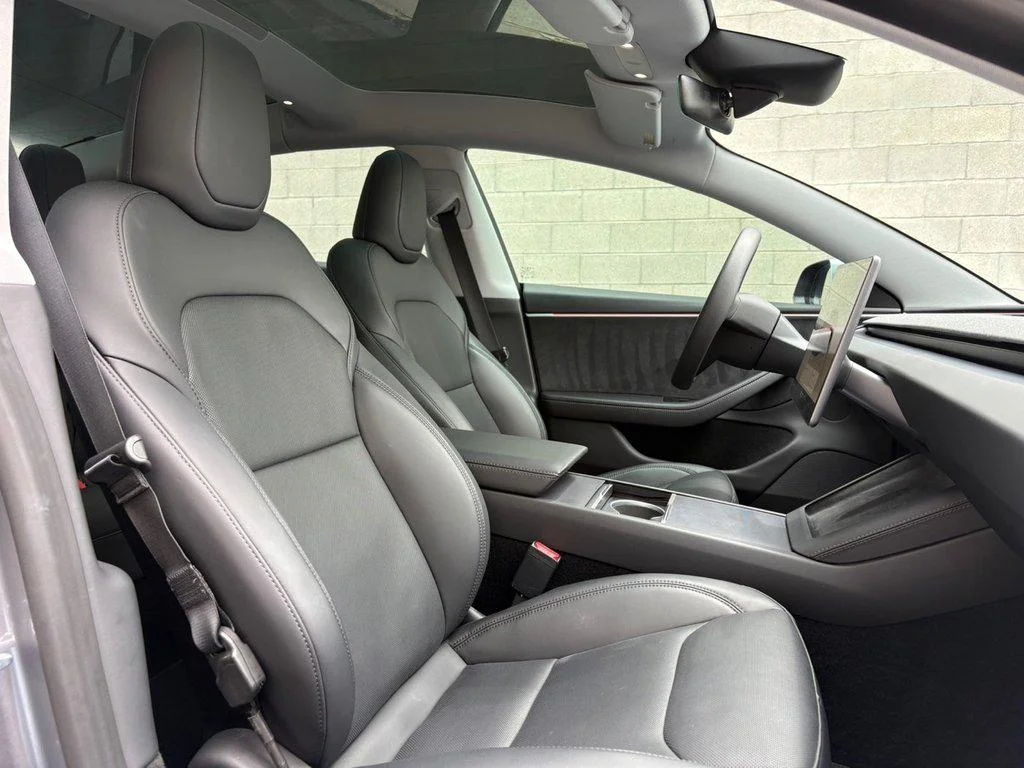Used 2025 Quicksilver Tesla Long Range All-Wheel Drive image 17