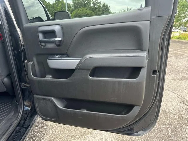 Used 2018 Black Chevrolet LT image 20