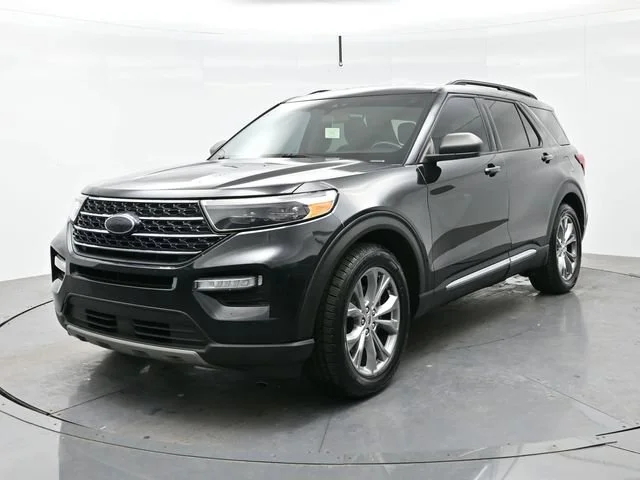 Used 2020 Agate Black Metal Ford XLT image 3