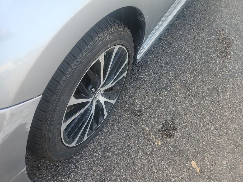 Used 2019 Silver Toyota SE image 8