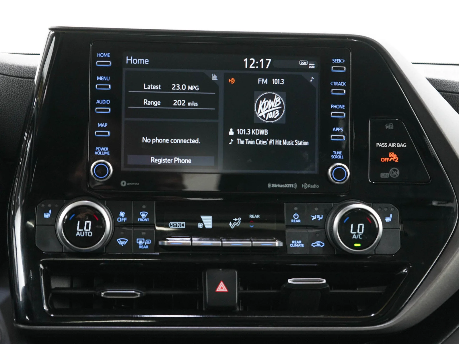 Used 2021 Silver Toyota 4D WAGON XLE AWD image 19