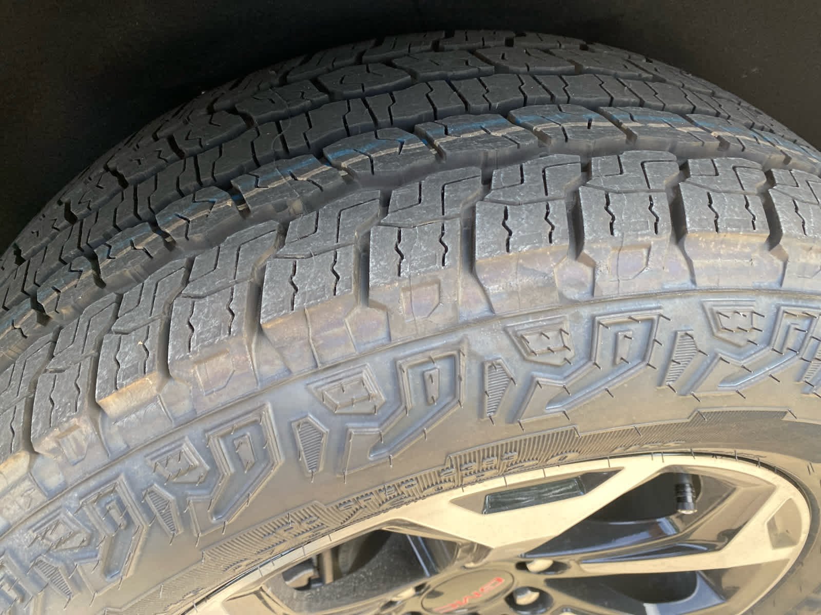 2026 GMC Yukon XL AT4 - Photo 27