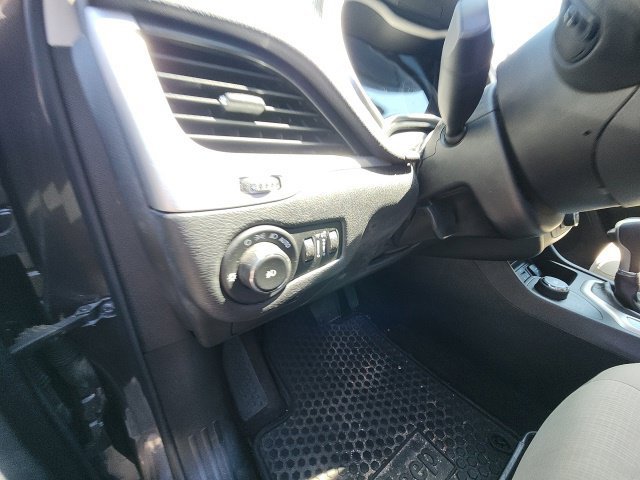 Used 2016 Gray Jeep Latitude image 19