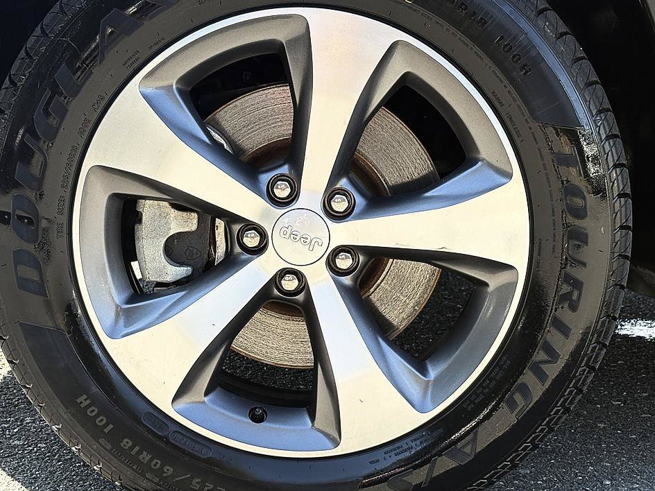 Used 2021 Sting-Gray Clearcoat Jeep Limited image 7