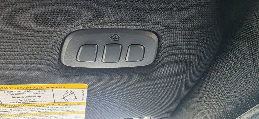 New 2026 Star White Metallic Tri-Coat Ford MAX Platinum® image 33