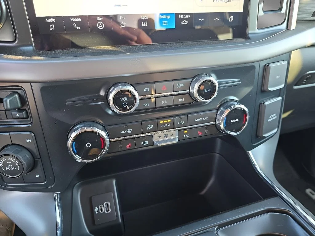 2025 Ford F-150 XLT - Photo 19
