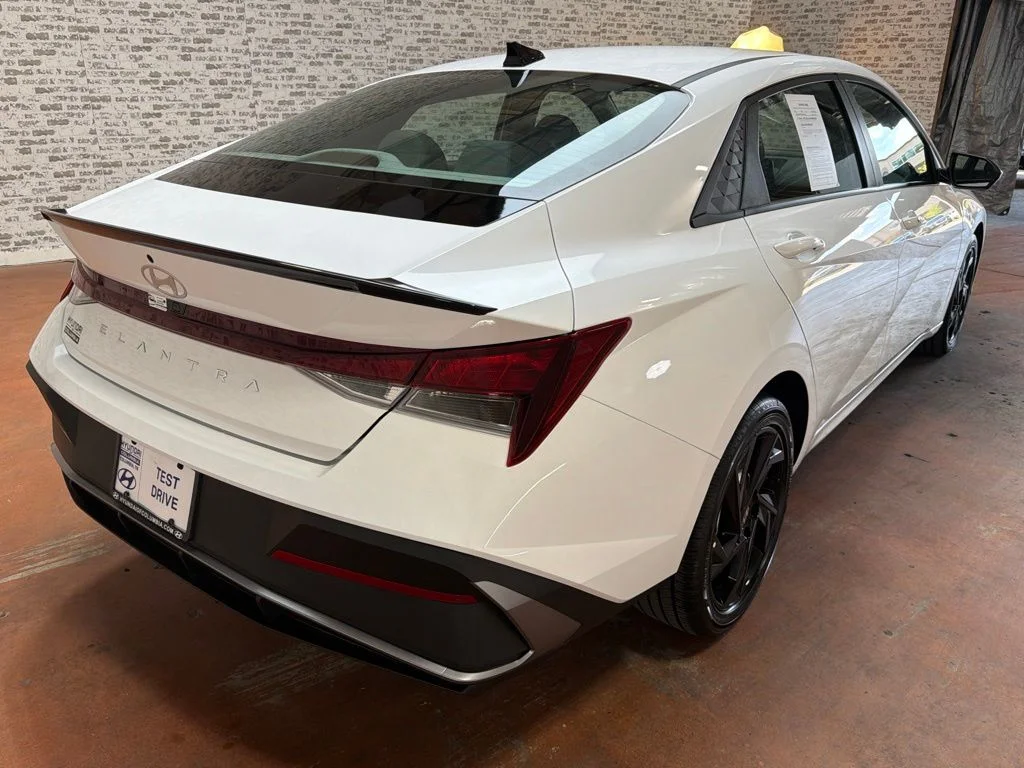 Used 2026 Serenity White Hyundai SEL Sport image 7