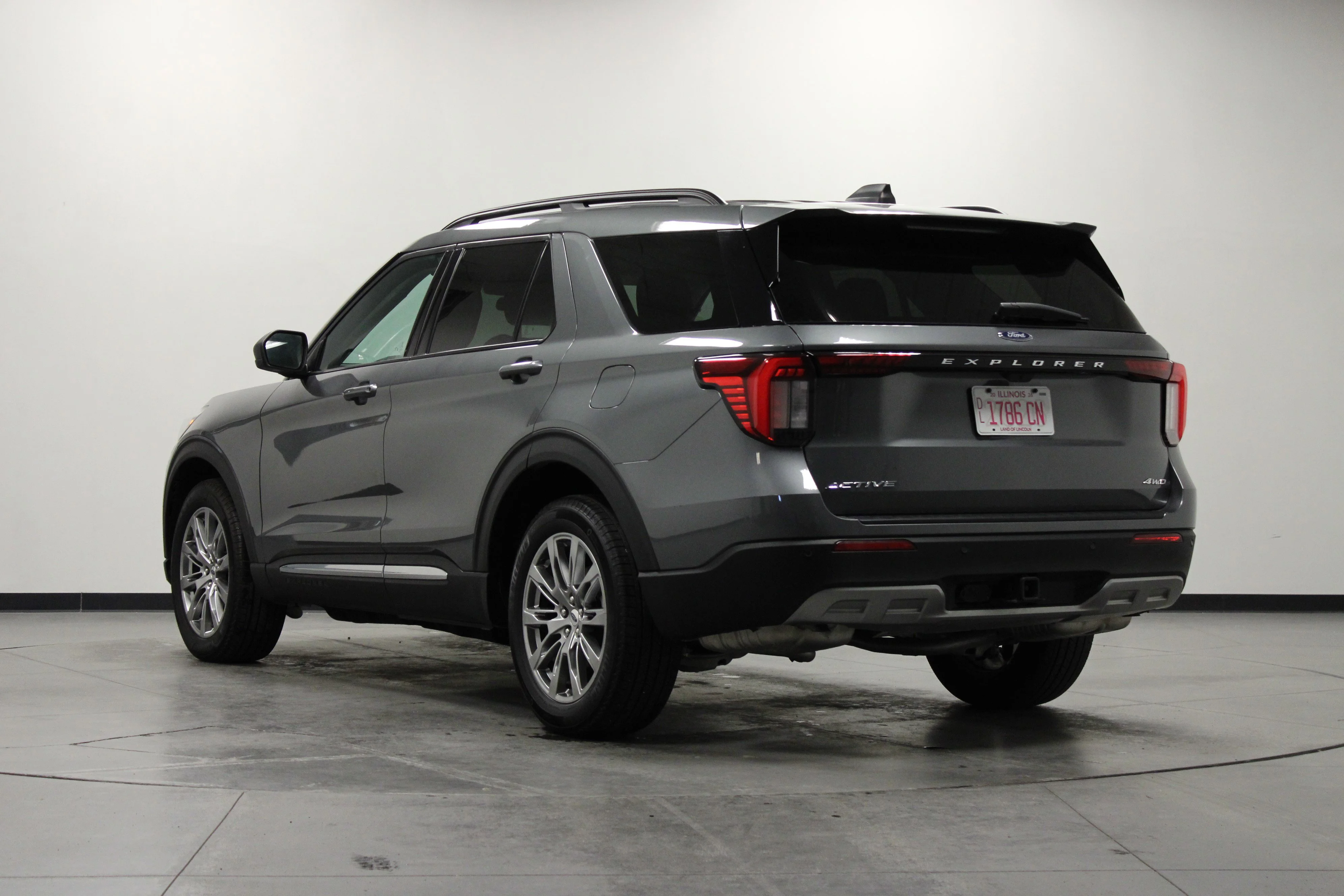 Used 2025 Carbonized Gray Metallic Ford Active image 6