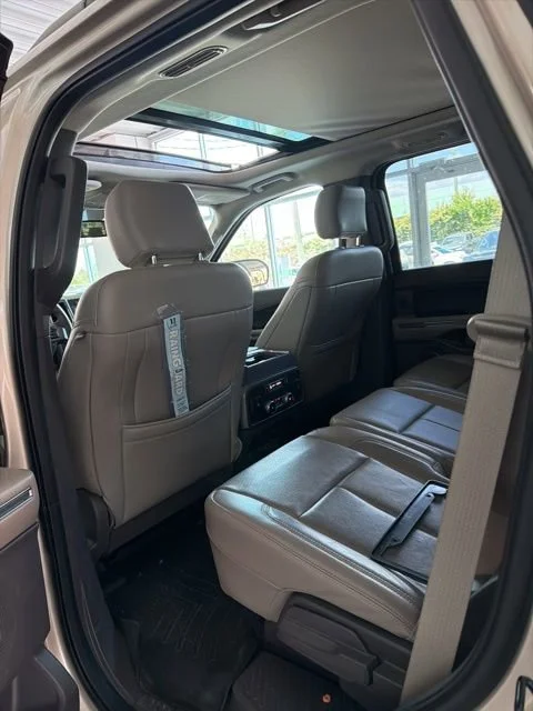 Used 2018 White Gold Metallic Ford XLT image 7