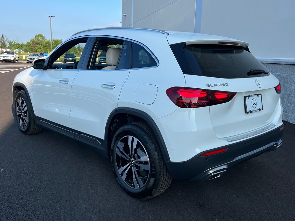 New 2026 Polar White Mercedes-Benz GLA 250 image 5