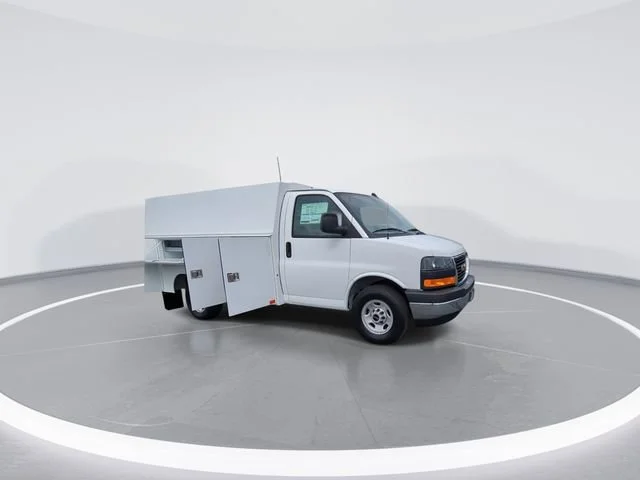 New 2025 Summit White GMC 1WT image 2