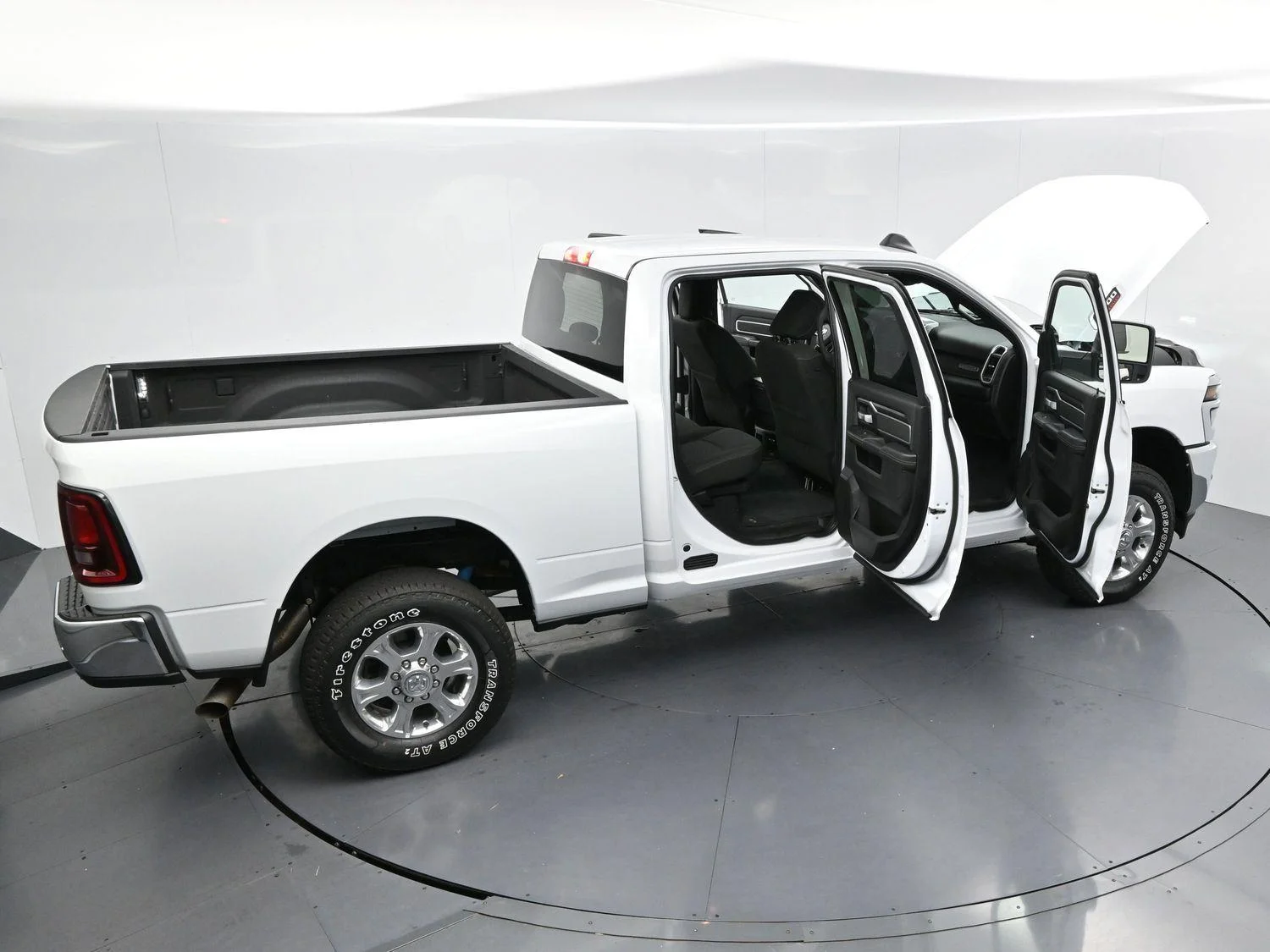 Used 2025 White Ram Big Horn image 39
