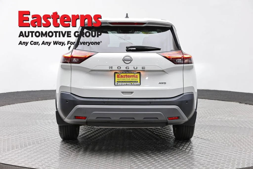 Used 2023 White Nissan S image 6