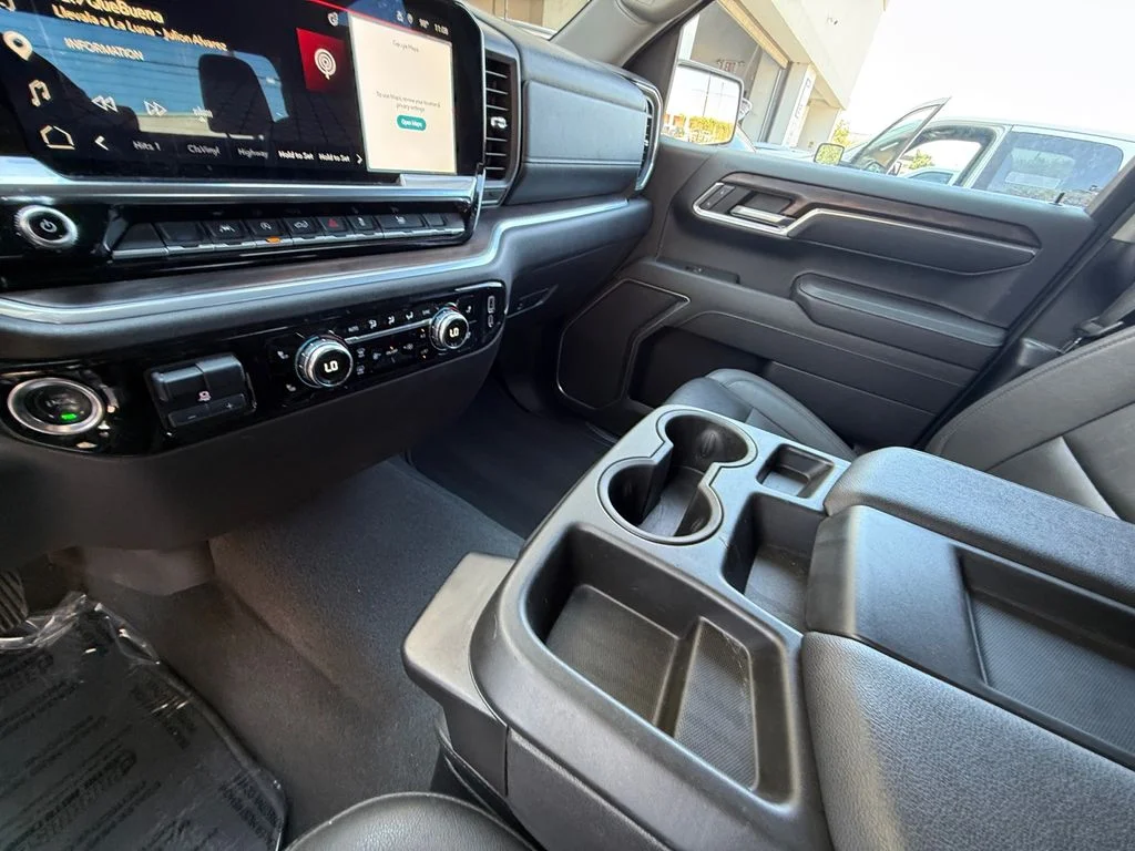 Used 2025 Silver GMC SLT image 22
