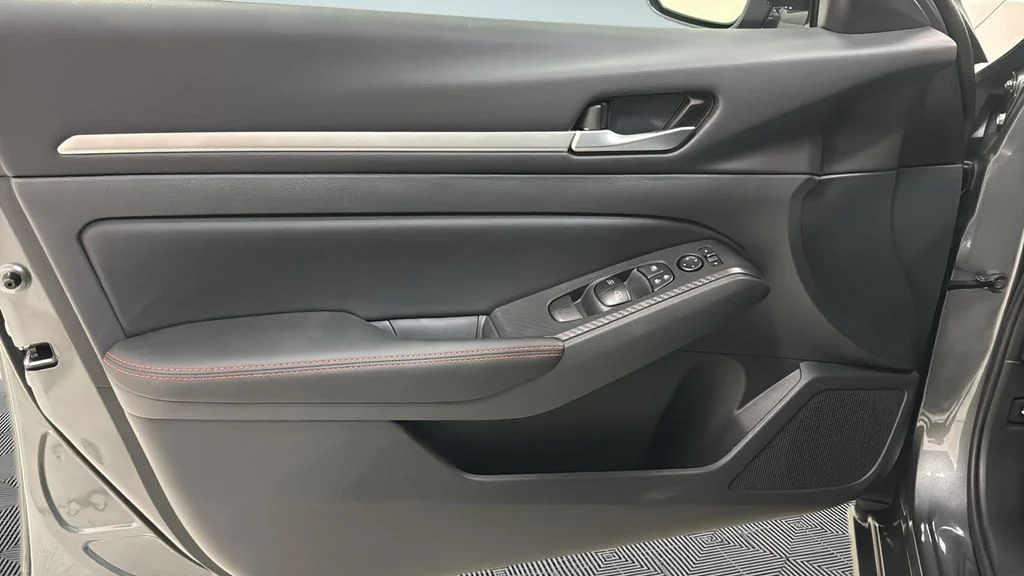 New 2026 Gray Nissan 2.5 SR image 18