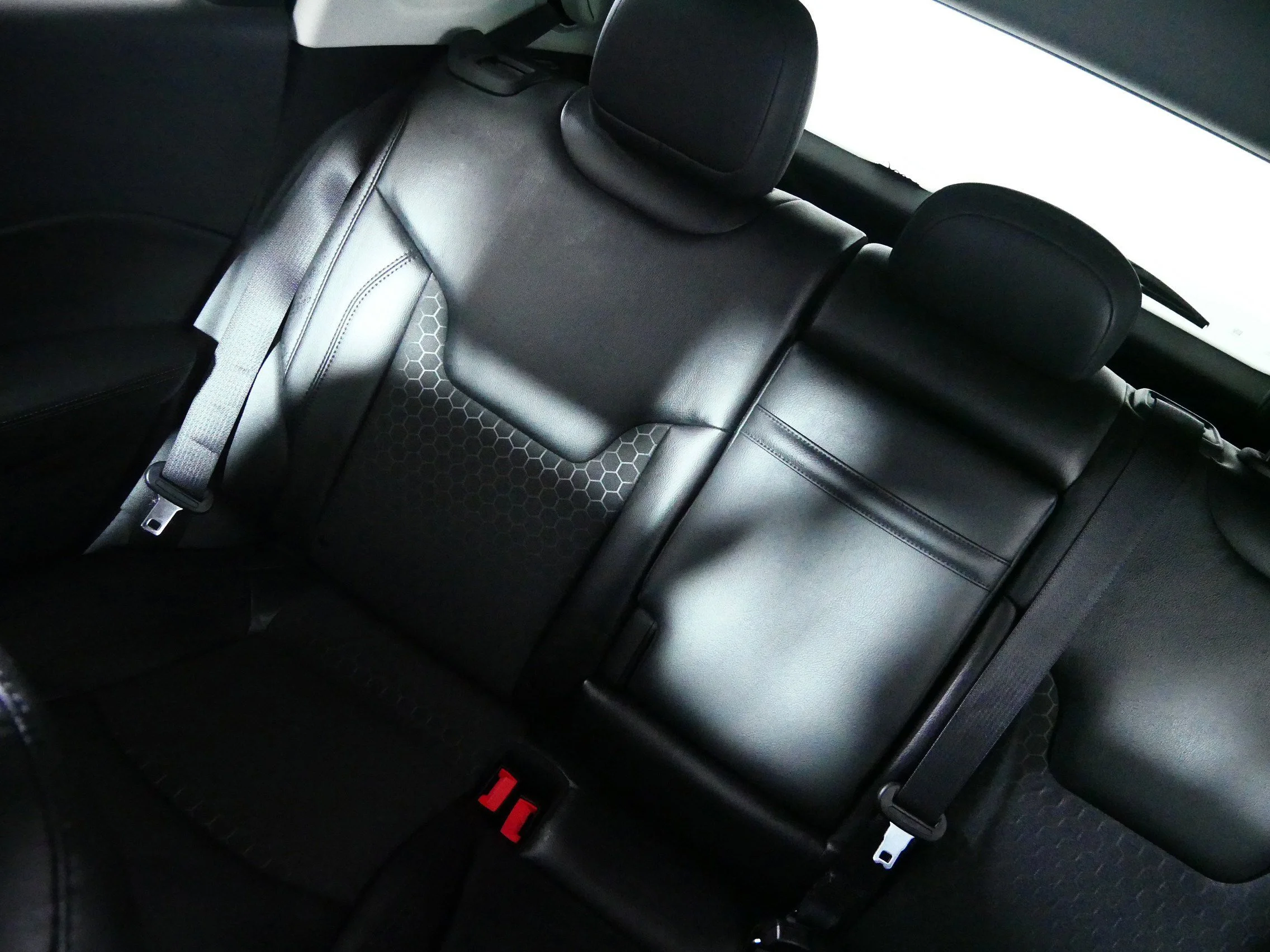 Used 2019 Granite Crystal Metallic Clearcoat Jeep Altitude image 12