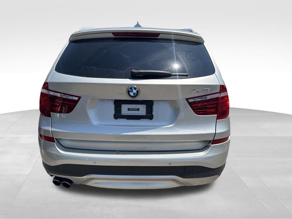 Used 2017 Silver BMW xDrive28i image 4