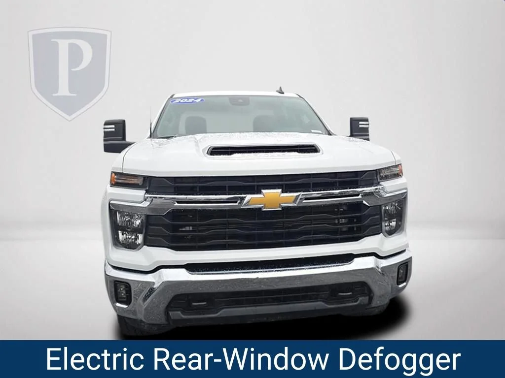 Used 2024 Summit White Chevrolet LT image 13
