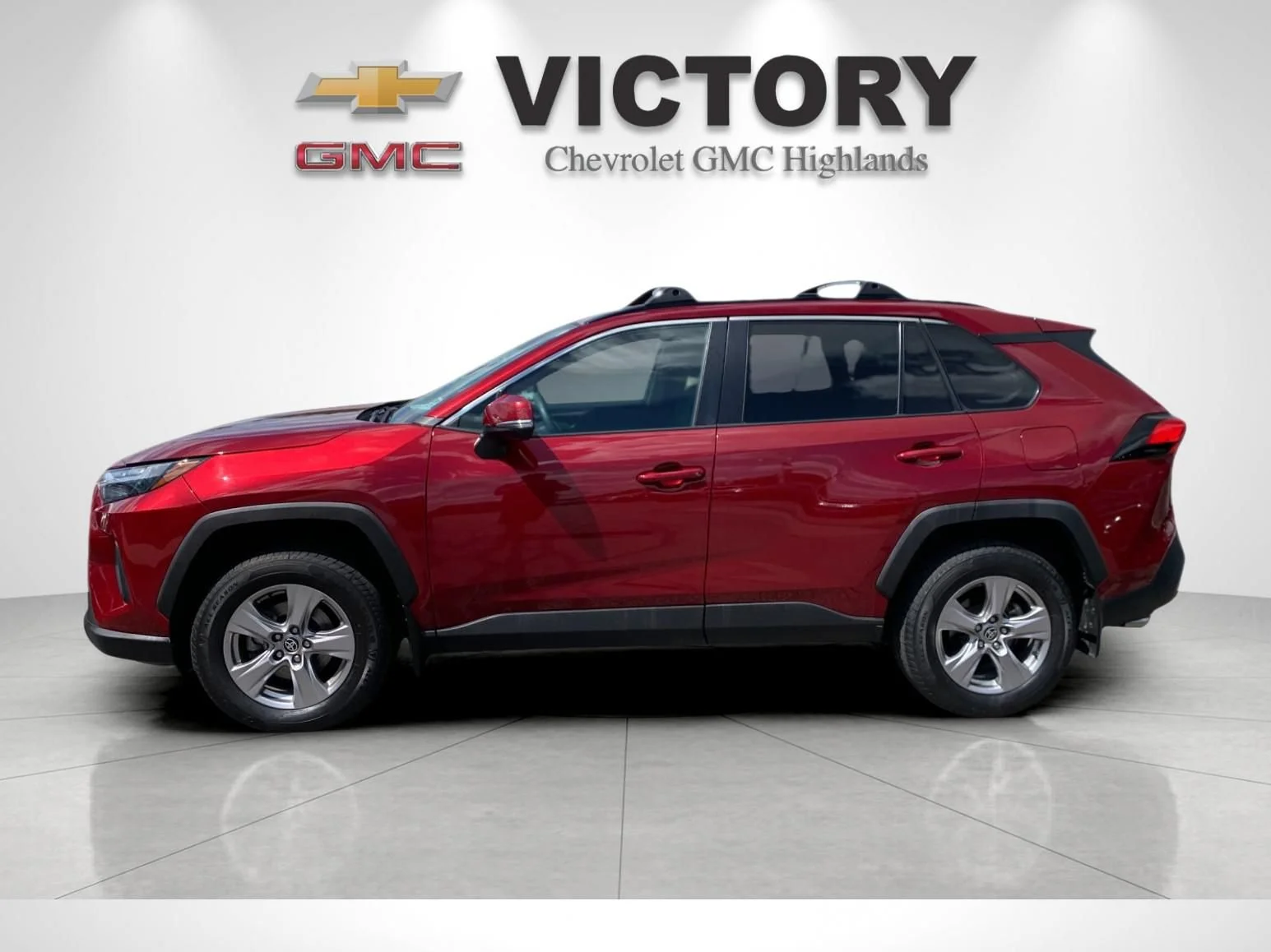 Used 2022 Red Toyota XLE image 6