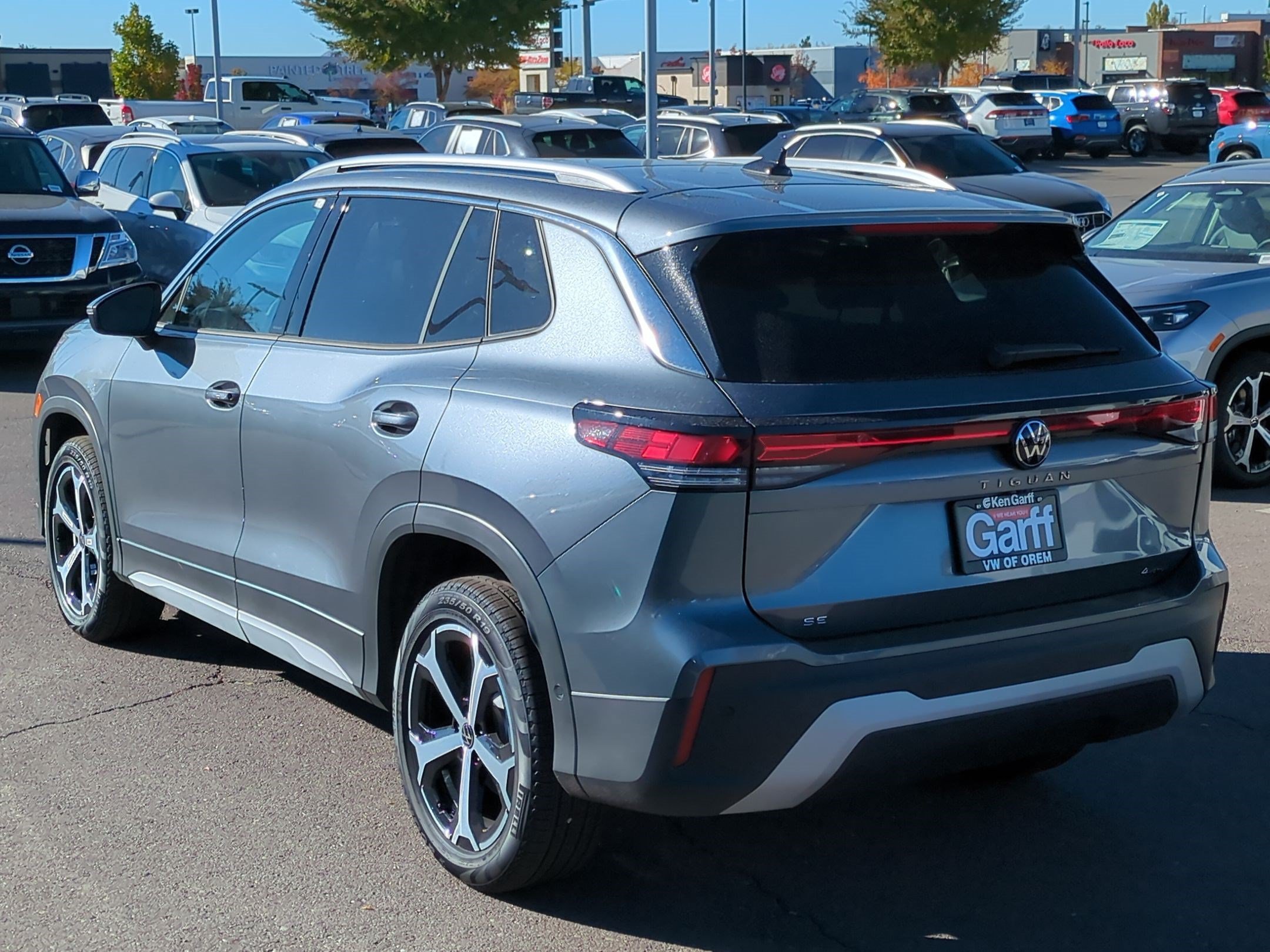 New 2025 Platinum Gray Metallic Volkswagen SE image 5
