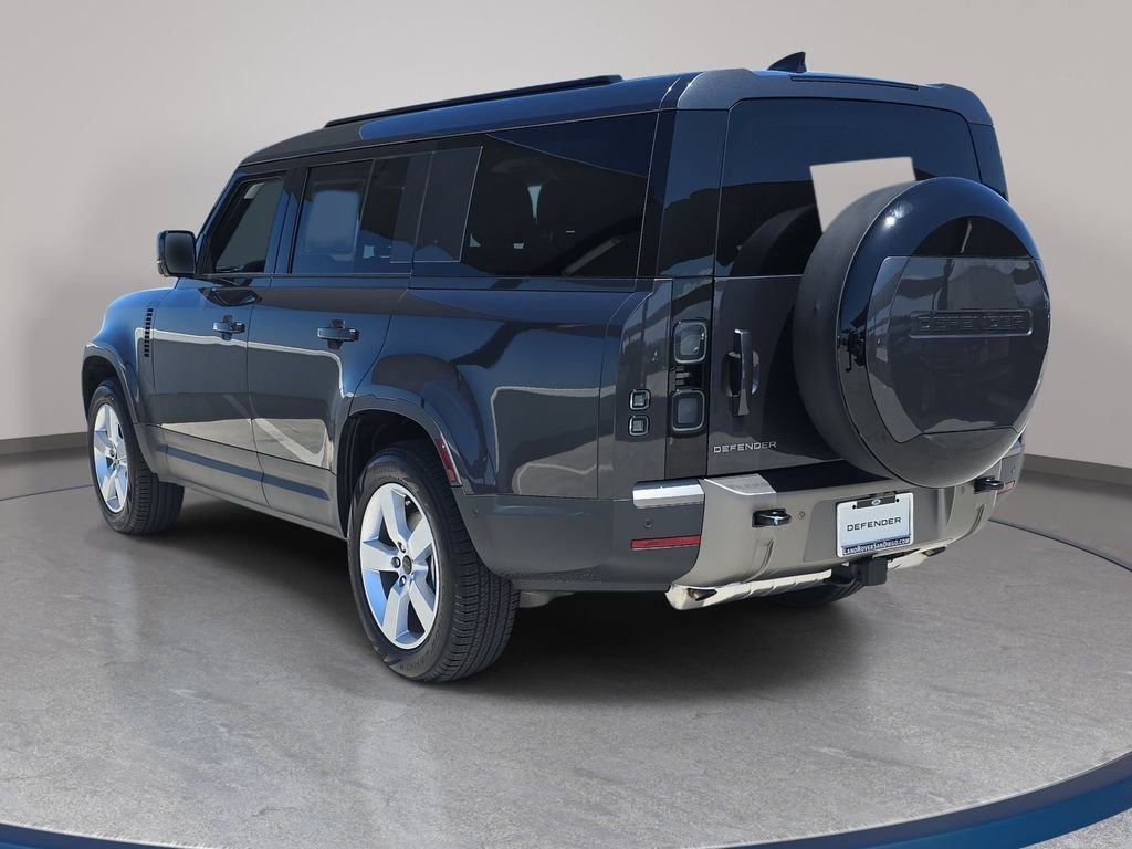 New 2026 Carpathian Grey Land Rover S image 7