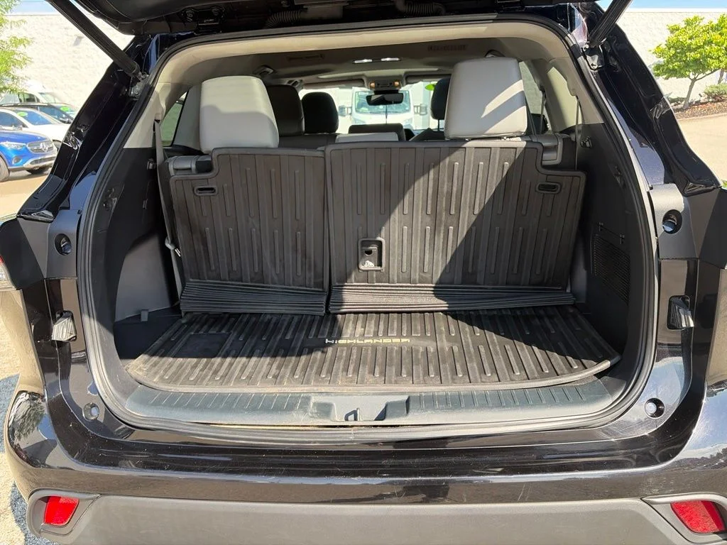 Used 2021 Brown Toyota XLE image 23