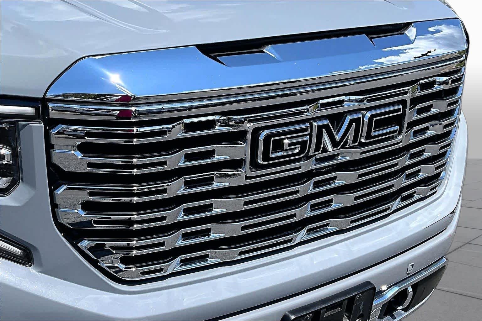 Used 2025 Thunderstorm Gray GMC Denali image 30