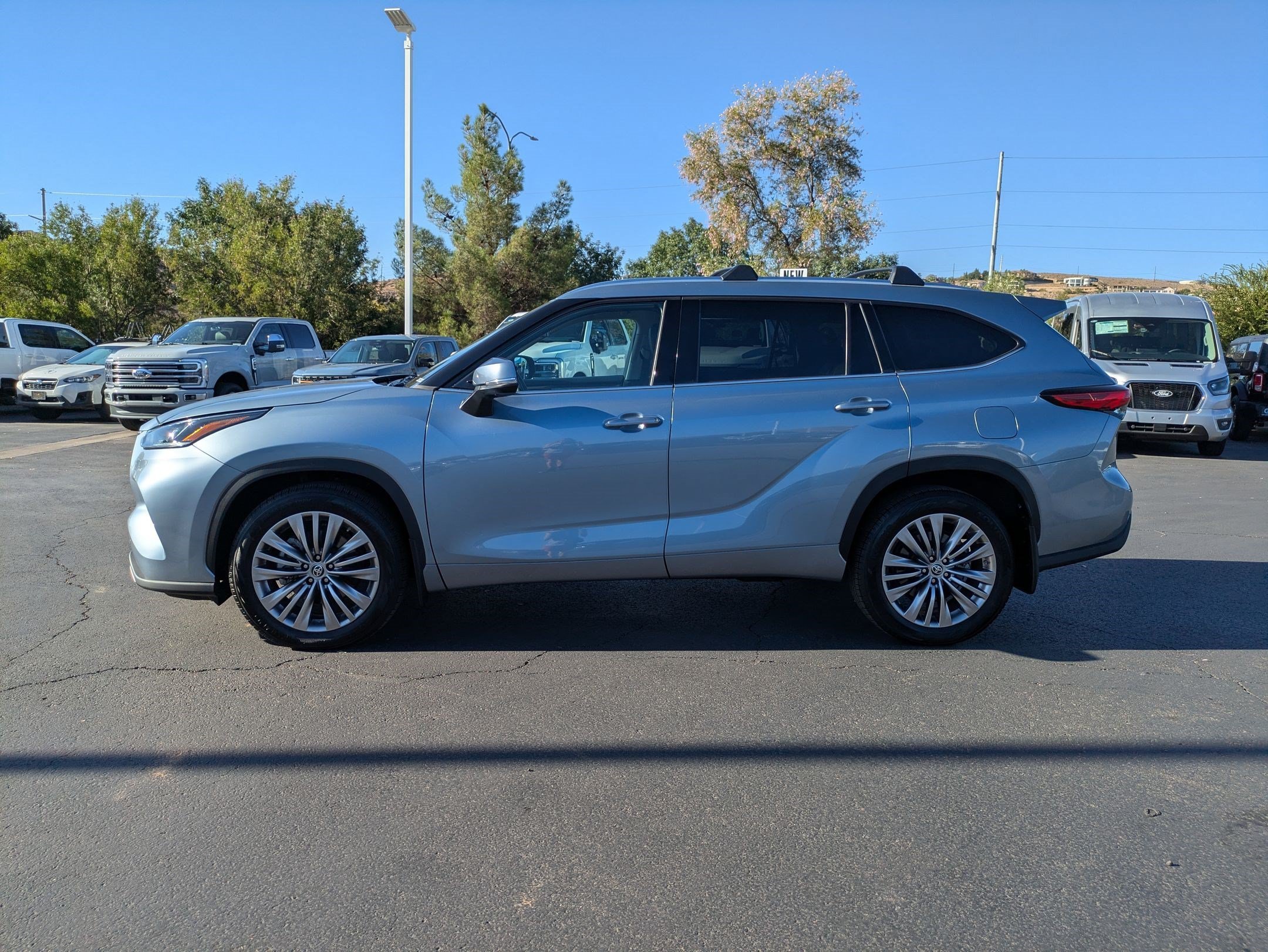 Used 2022 Moon Dust Toyota Platinum image 6