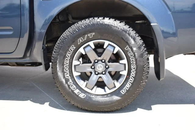 Used 2019 Blue Nissan PRO-4X image 9