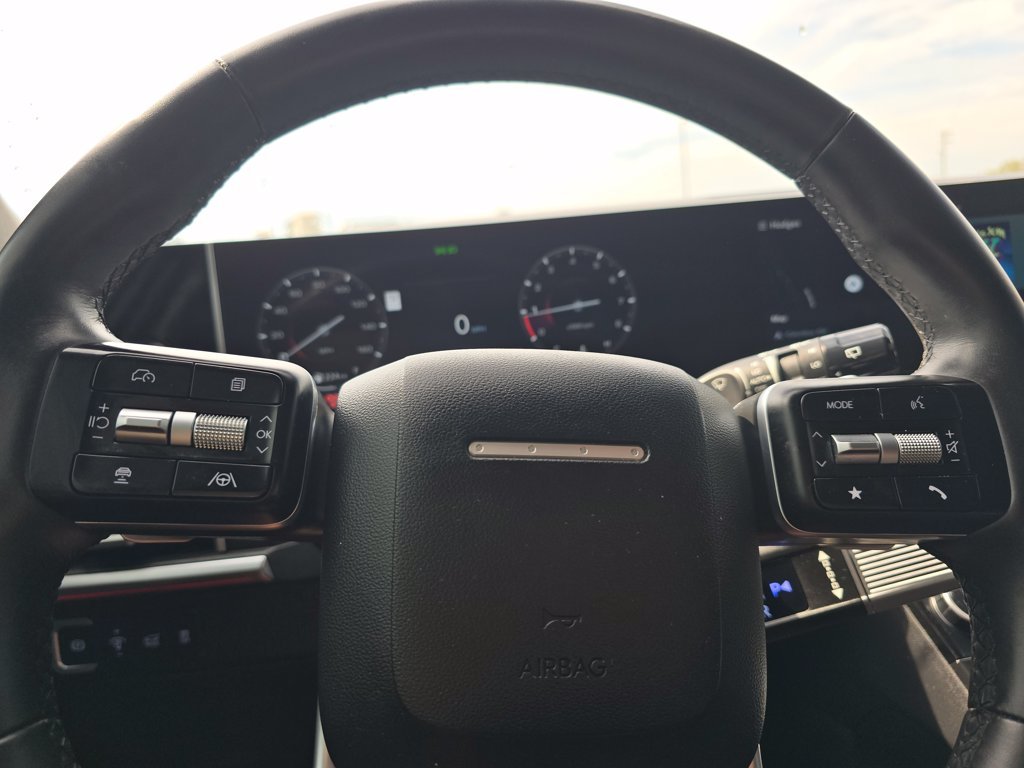 Used 2024 White Hyundai Limited image 23