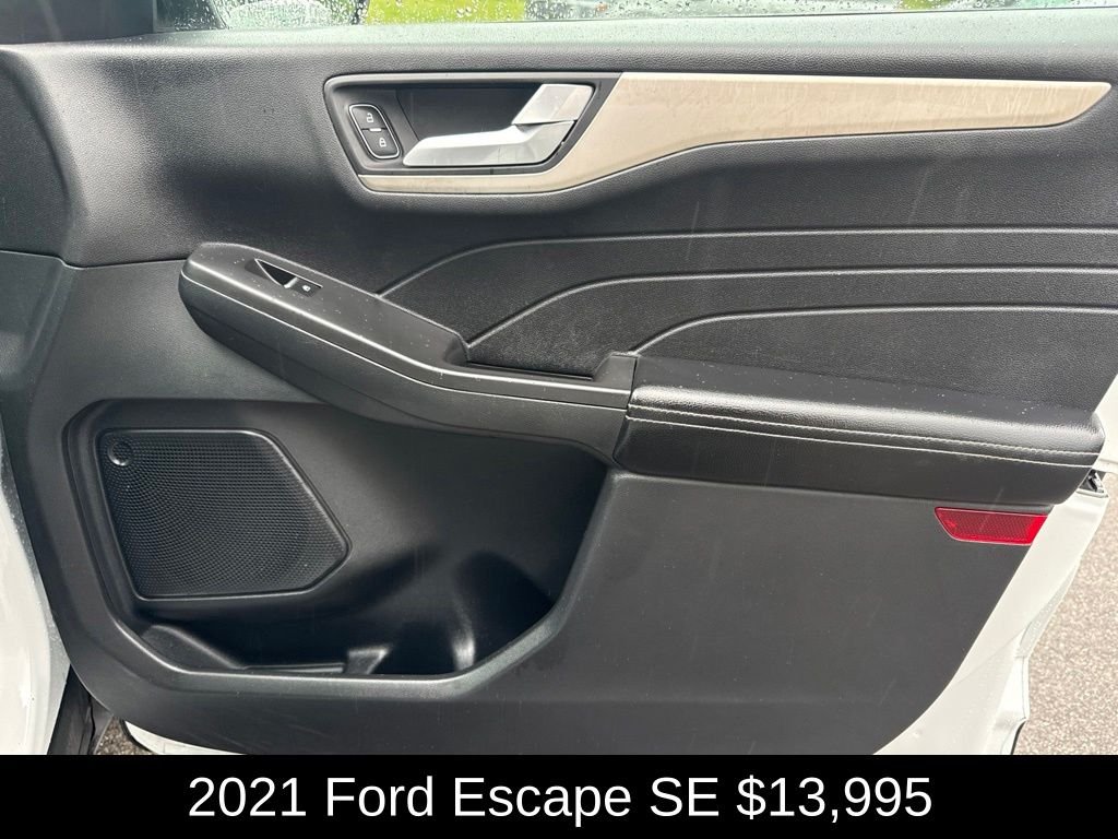 Used 2021 Oxford White Ford SE image 18
