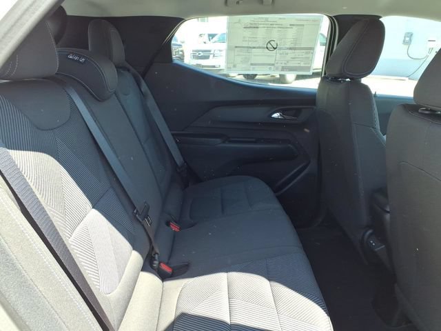 New 2027 Summit White Chevrolet LT image 29