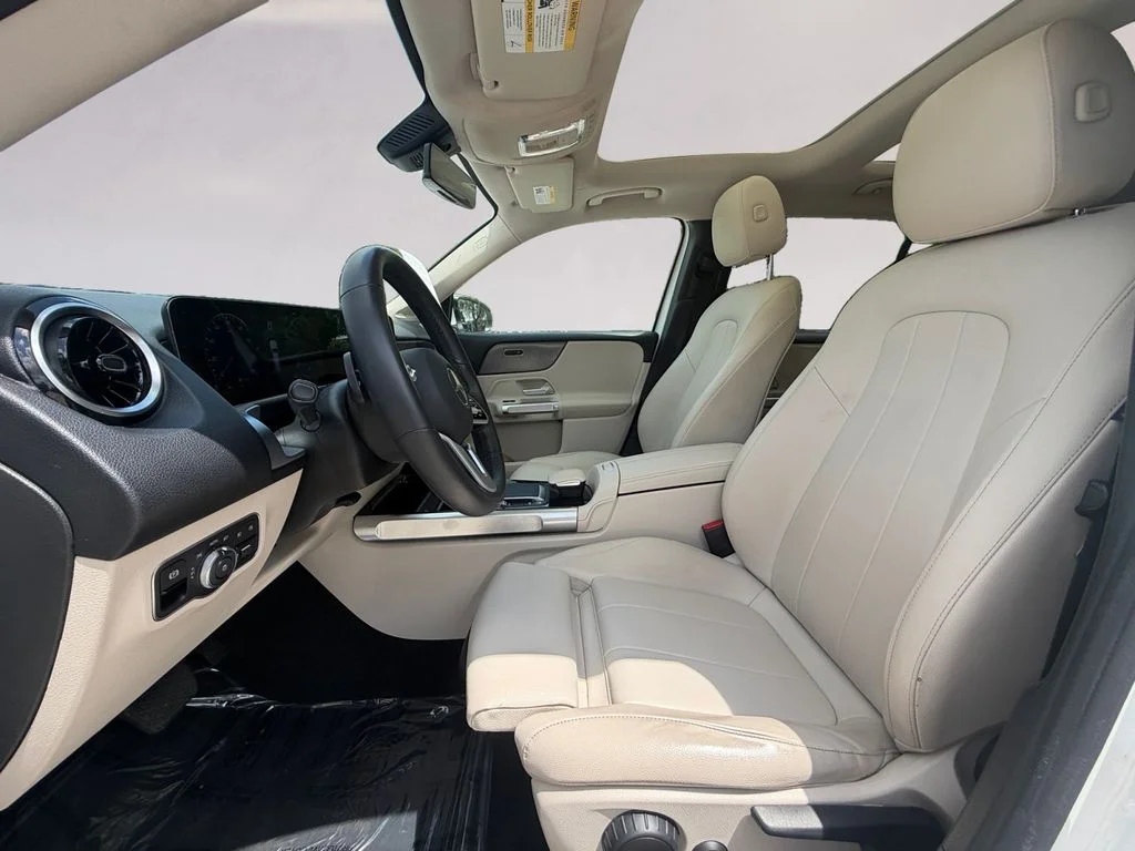 Used 2022  Mercedes-Benz GLB 250 image 10