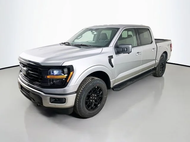 New 2026 Iconic Silver Metallic Ford XLT image 3