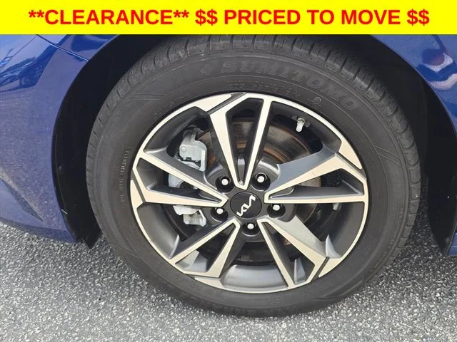 Used 2024 Blue Kia LXS image 31