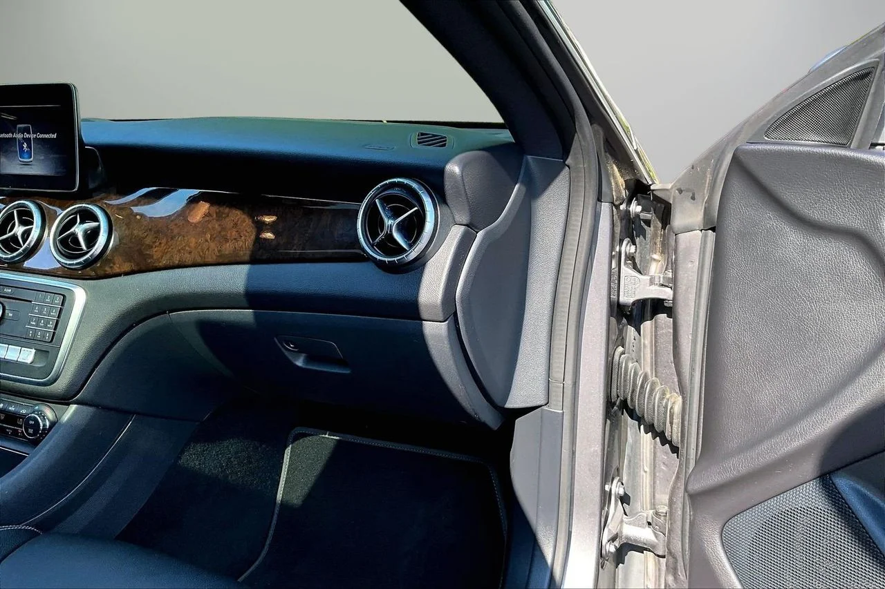 Used 2019 Gray Mercedes-Benz CLA 250 image 20