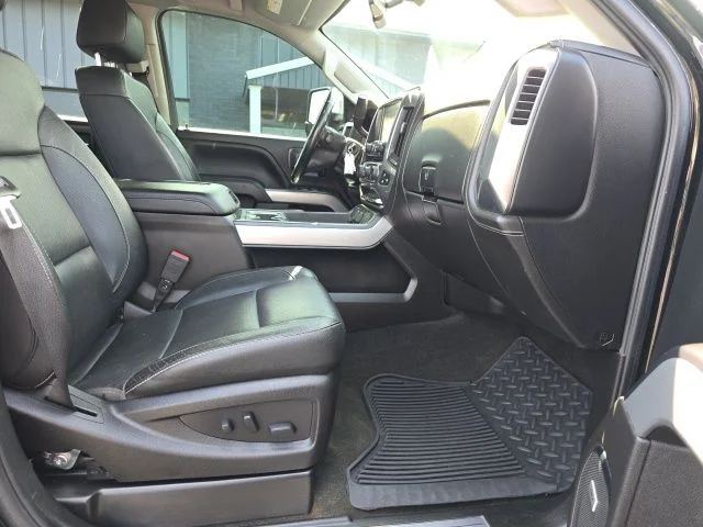 2017 Chevrolet Silverado 2500HD LTZ - Photo 24