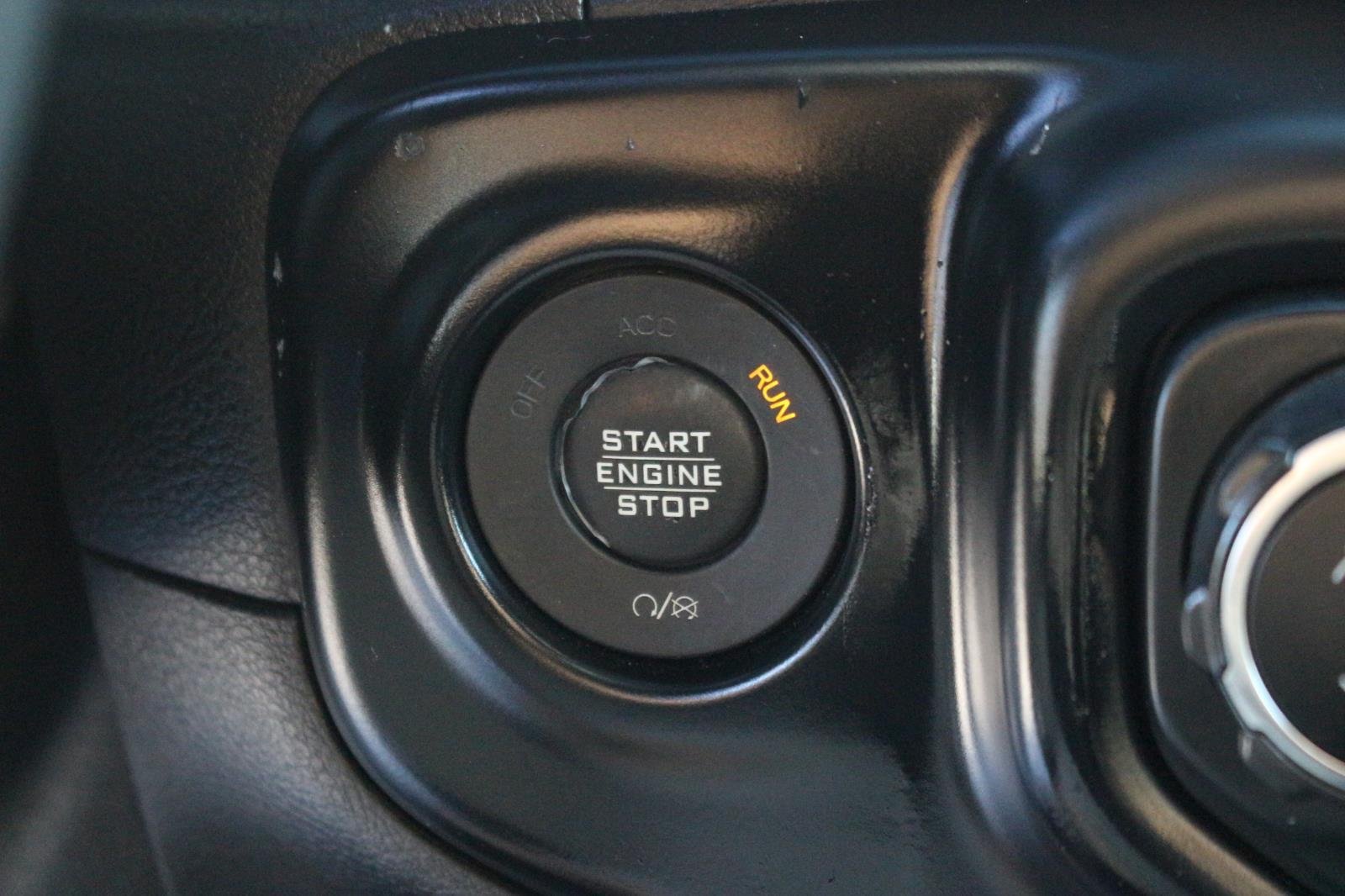 Used 2020 Silver Jeep Sport S image 28
