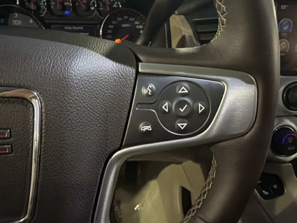 Used 2016 Black GMC SLT image 18
