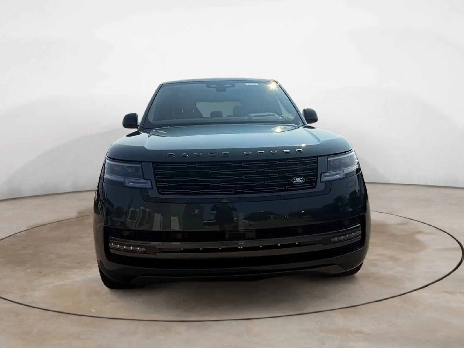 New 2026 Belgravia Green Land Rover SE image 8