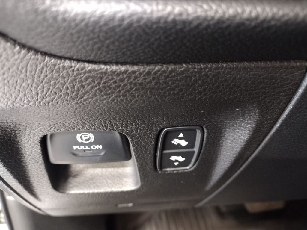 Used 2022 Bright White Clearcoat Ram Laramie image 30